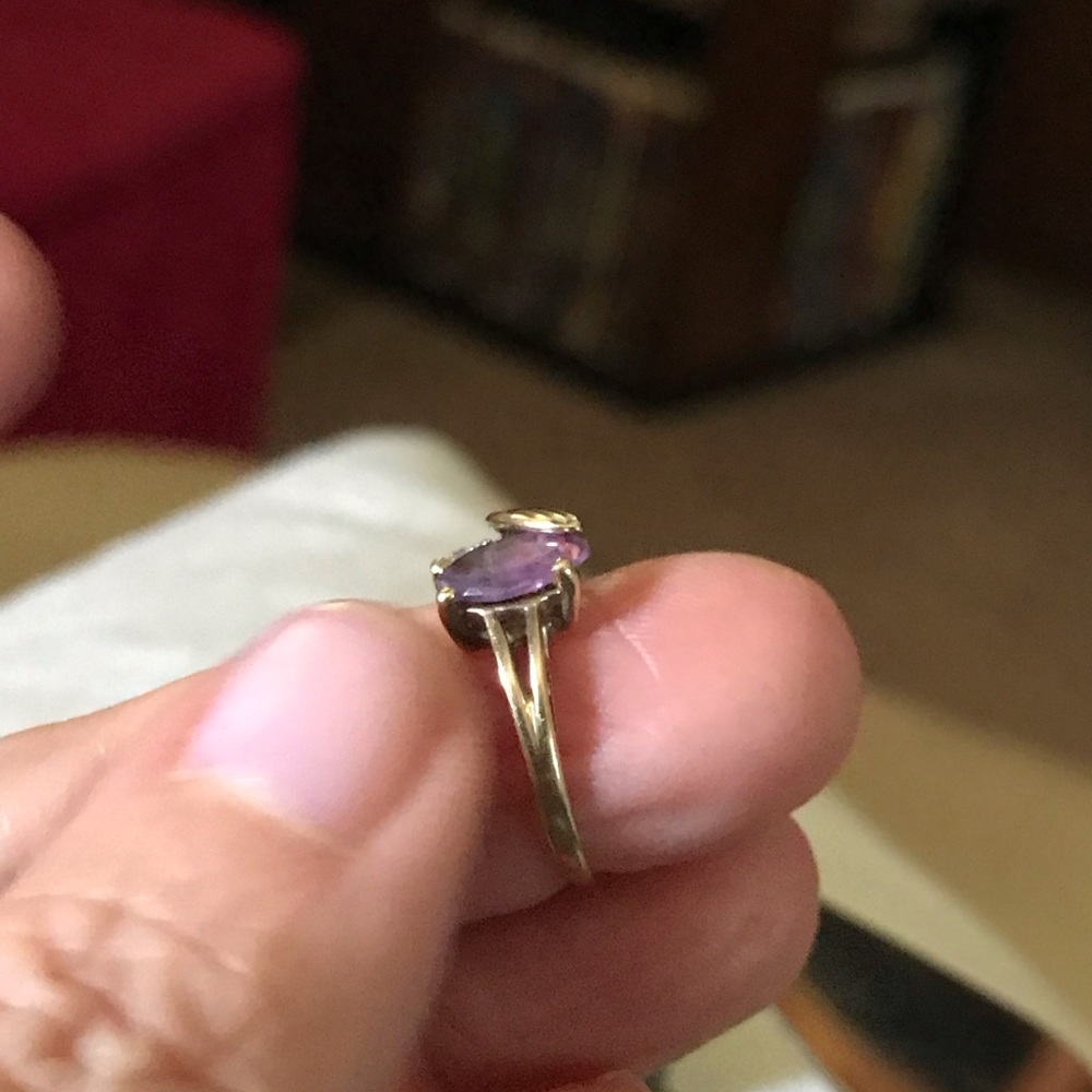 Beautiful 10k yellow ring - Picture 3 of 4